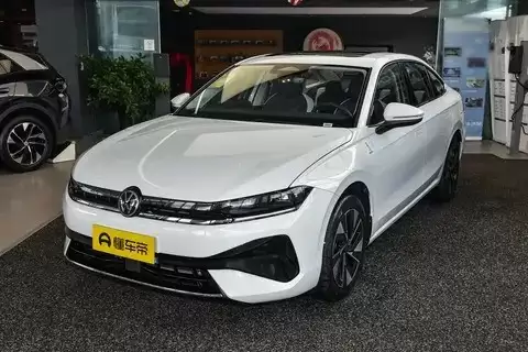 一汽-大众全新速腾L上市，售价11.49万元起，轴距不变车身加长