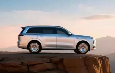 零跑D16官图曝光，定位豪华全尺寸SUV，2026量产交付