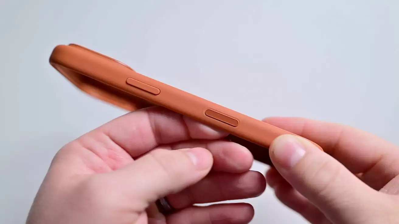 苹果 iPhone 17 系列、iPhone Air 手机壳全上手：科技织物 TechWoven 领衔