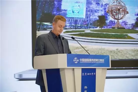 上图为：法国智慧城市AI顾问、瀚翔科技CTO