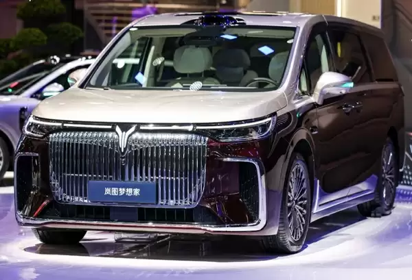 岚图梦想家前脸