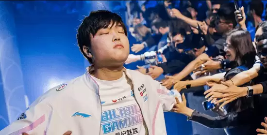 BLG鏖战五局击败TES挺进LPL决赛并锁定S14世界赛资格