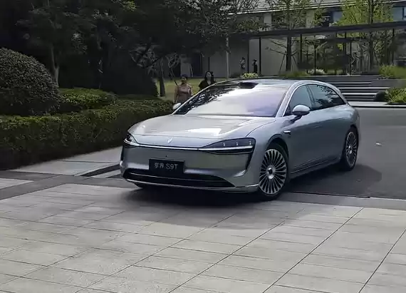 鸿蒙智行全新旅行车享界S9T