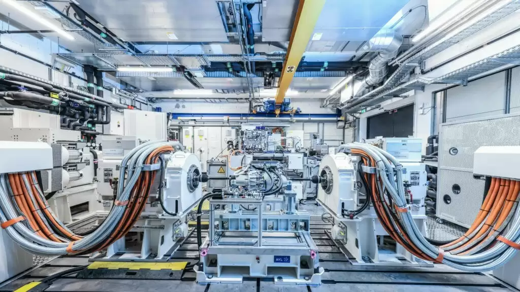 保时捷颠覆研发模式，纯电卡宴首用全数字验证量产