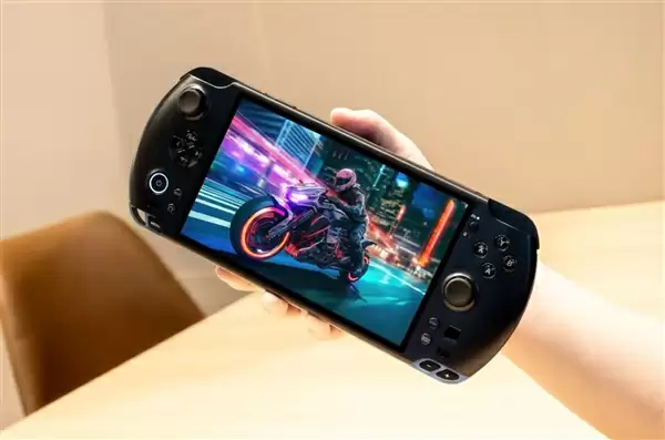 全球首款AMD锐龙AI