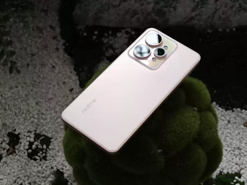 真我15前置摄像头设计