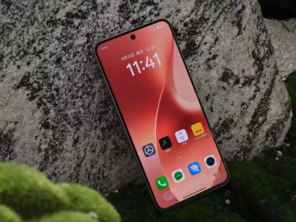 真我15机身正面