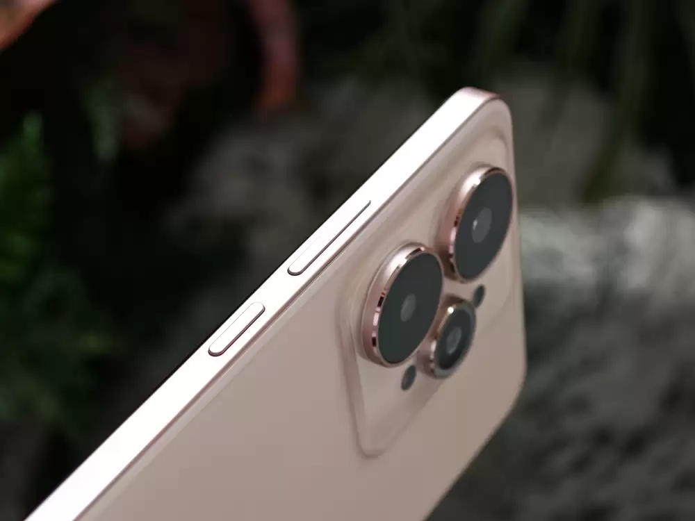 真我15超薄机身展示