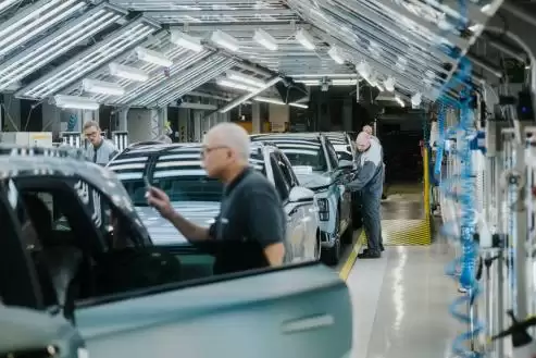 小鹏汽车欧洲生产基地启动