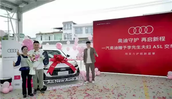 奥迪A4L被水泥罐车压顶车主几乎无伤