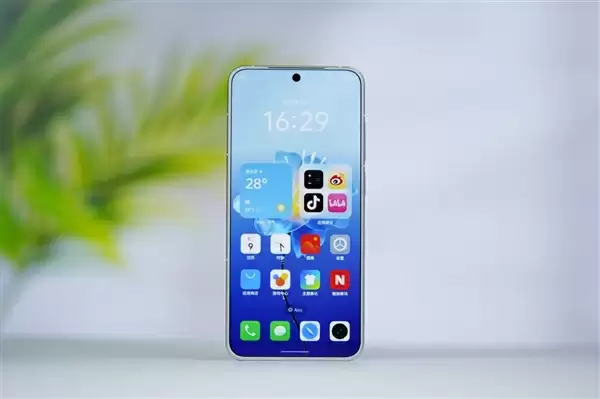 行业唯一四等边白面板!魅族22图赏