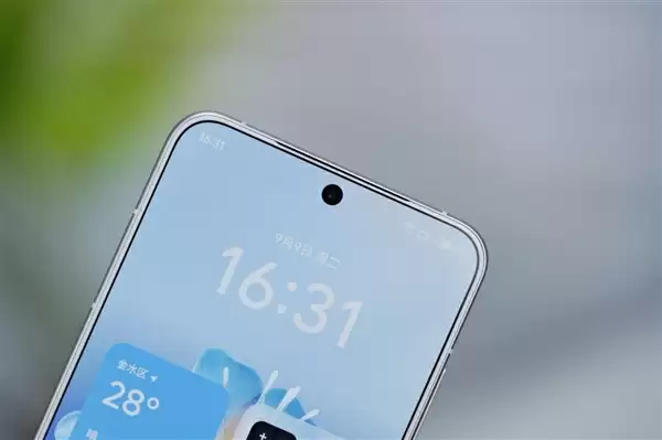 行业唯一四等边白面板!魅族22图赏