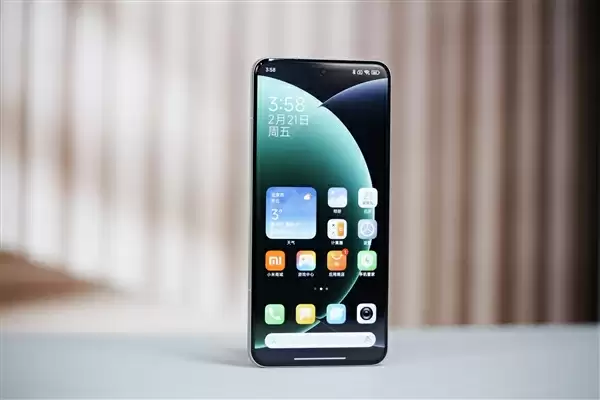 史上第一次双拼色！小米15 Ultra松柏绿图赏