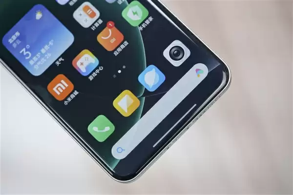 史上第一次双拼色！小米15 Ultra松柏绿图赏