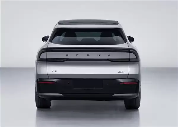 小鹏G7增程版亮相:55.8kWh大电池包