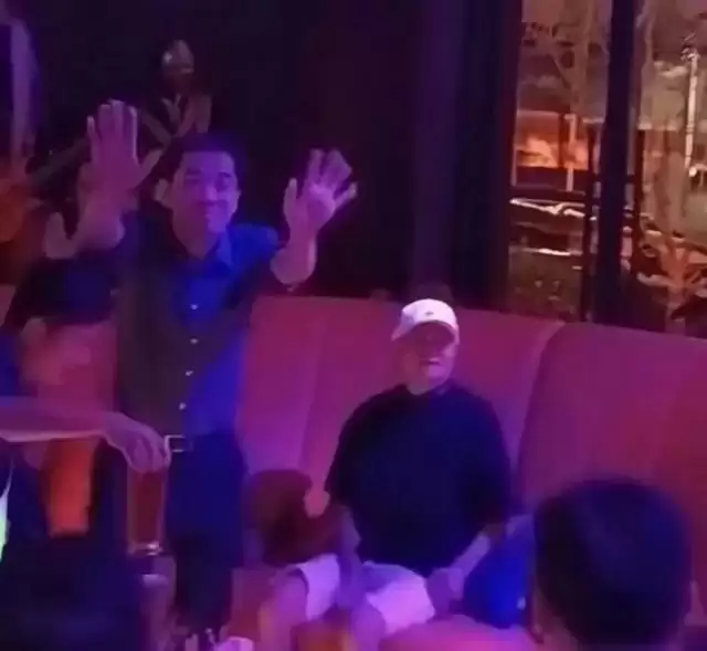 马云现身HHB酒吧