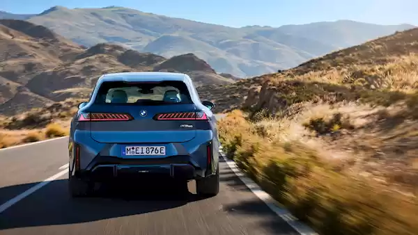 新一代宝马外观大变！新世代宝马iX3全球首秀：窄鼻孔头次见