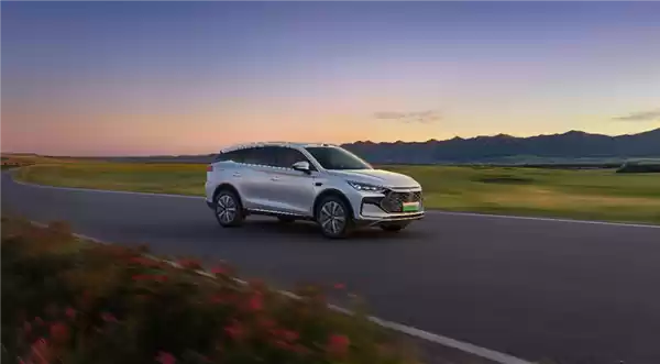 综合续航1240km!比亚迪唐DM-i智驾175KM长续航版上市:17.98万起