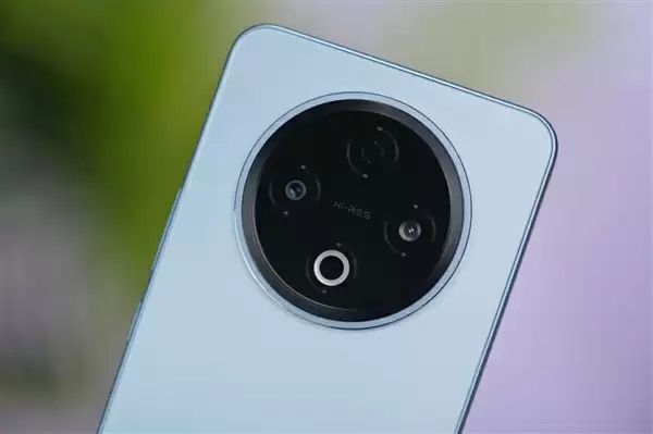 8200mAh双灭霸手机!vivo