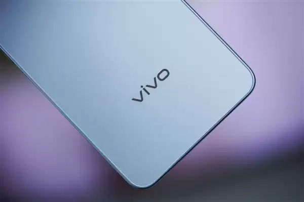8200mAh双灭霸手机!vivo