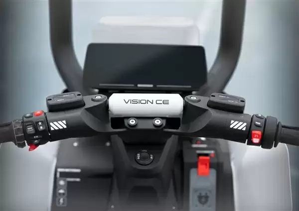 宝马发布全新纯电概念摩托：自带防护笼