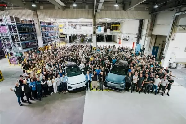小鹏汽车开启海外本地化生产:首批G6、G9在欧洲量产下线