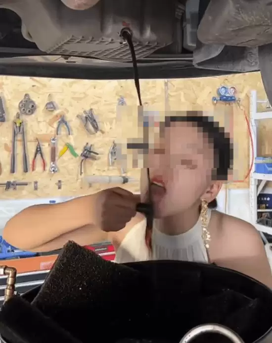 女子尝机油诊断车况引热议 专家警示废油有毒不可接触