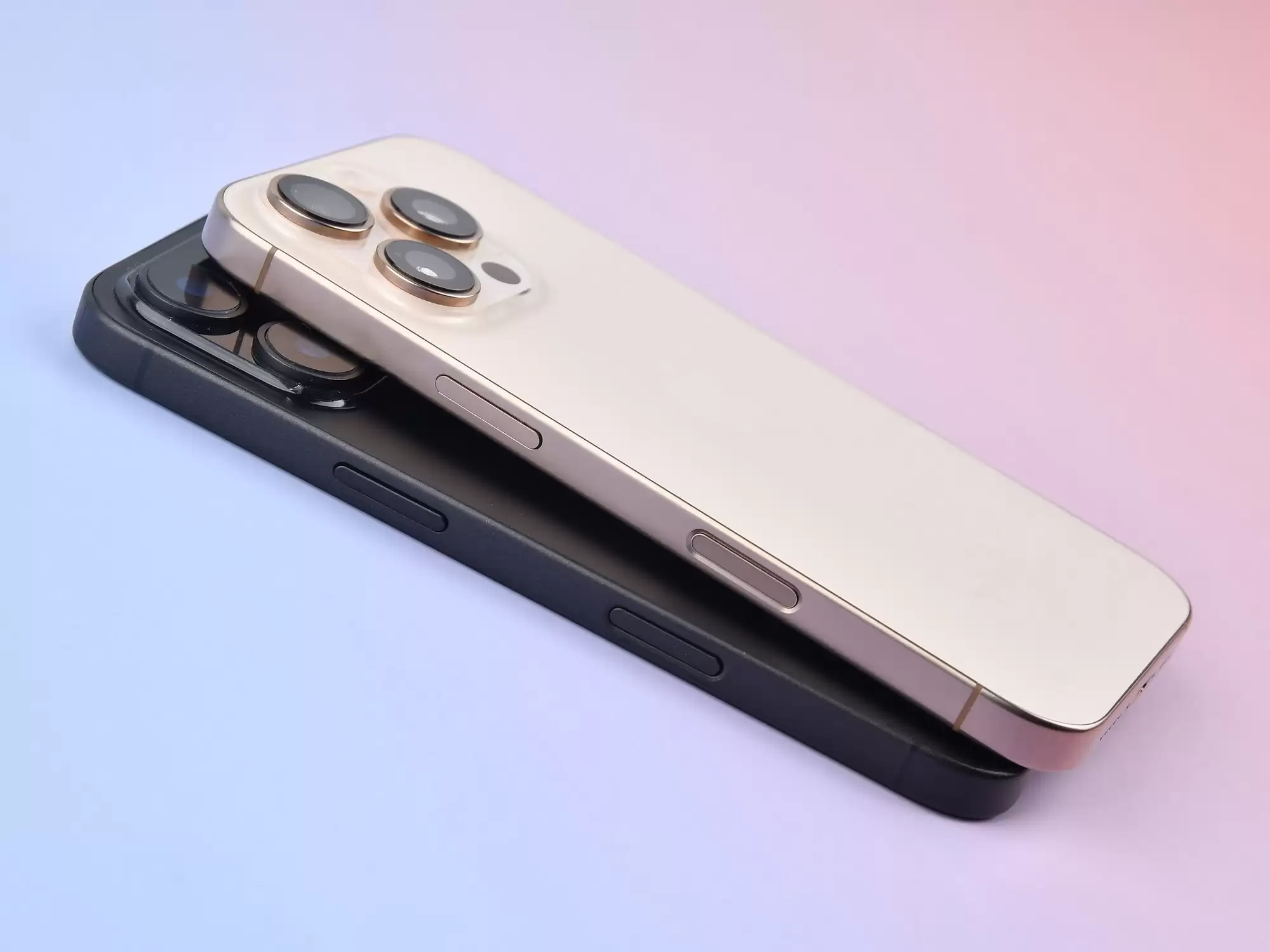 年年被喷年年卖爆，iPhone是怎样吸引大批果粉的？