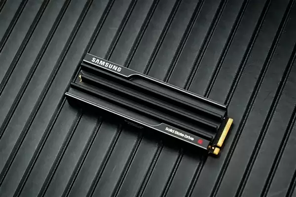 三星9100 PRO 8TB固态硬盘评测 “海纳百川”全程高能