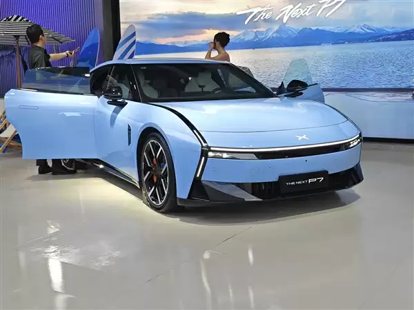 全新小鹏P7上市