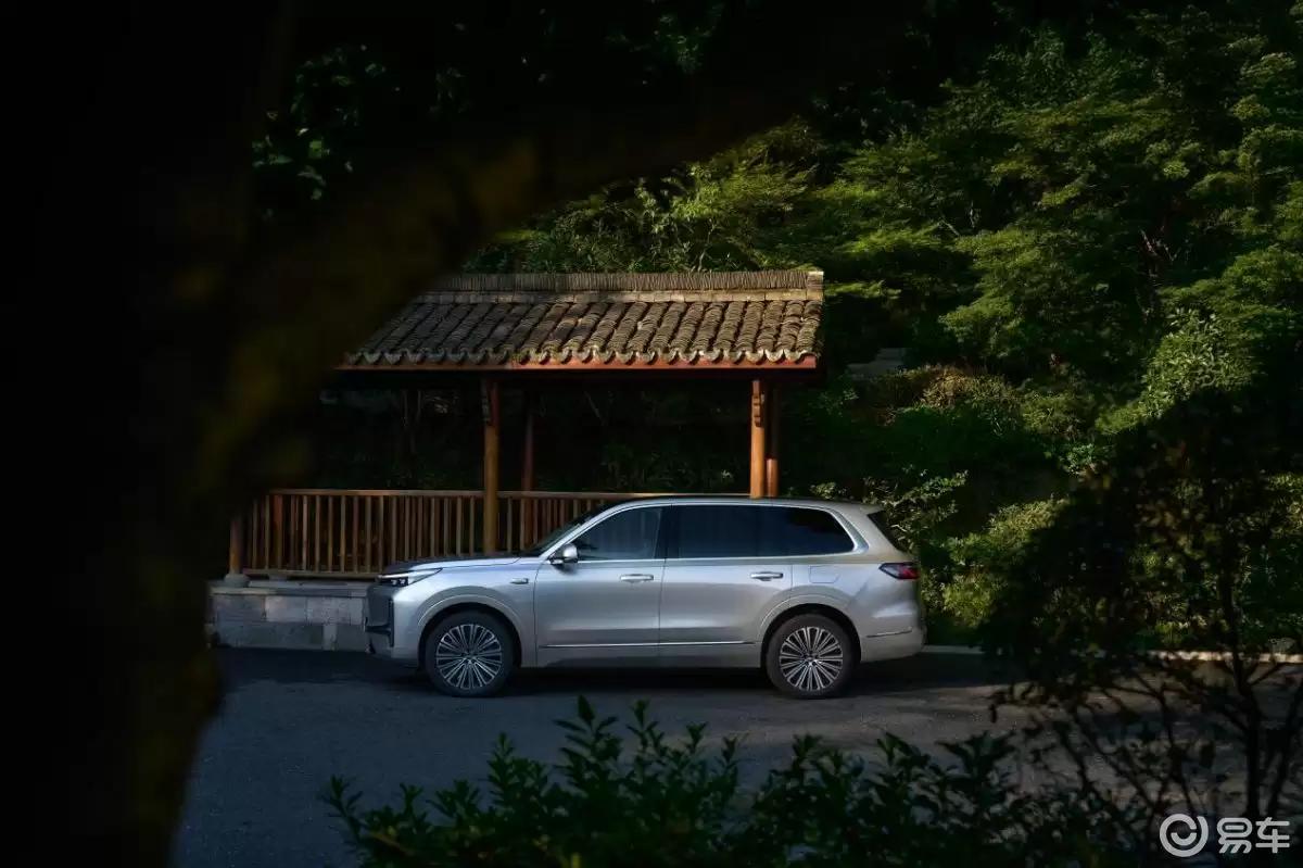 吉利银河M9内饰空间