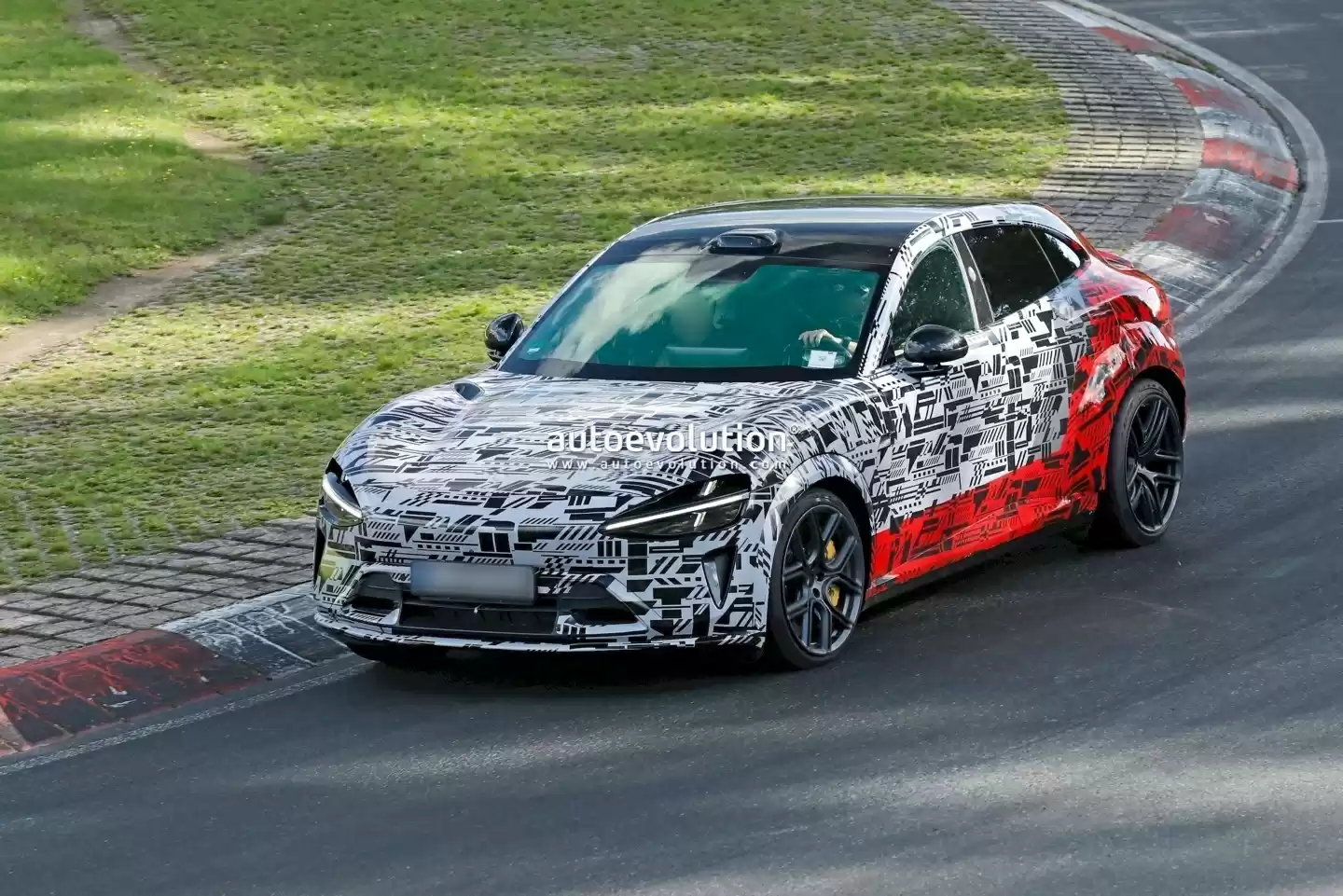 有望命名 YU7 GT ,小米 YU7 高性能版纽北测试更多信息曝光