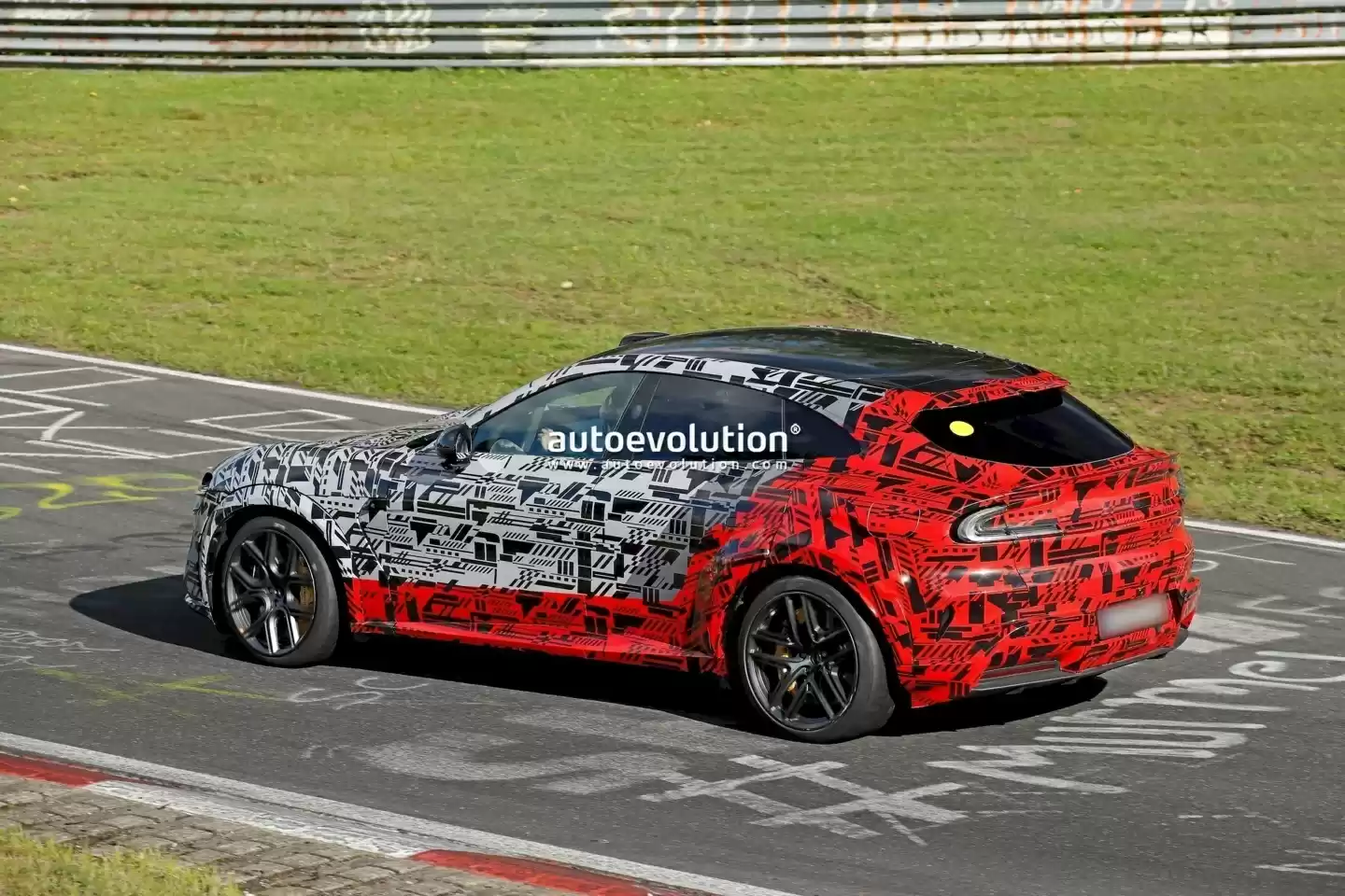 有望命名 YU7 GT ,小米 YU7 高性能版纽北测试更多信息曝光