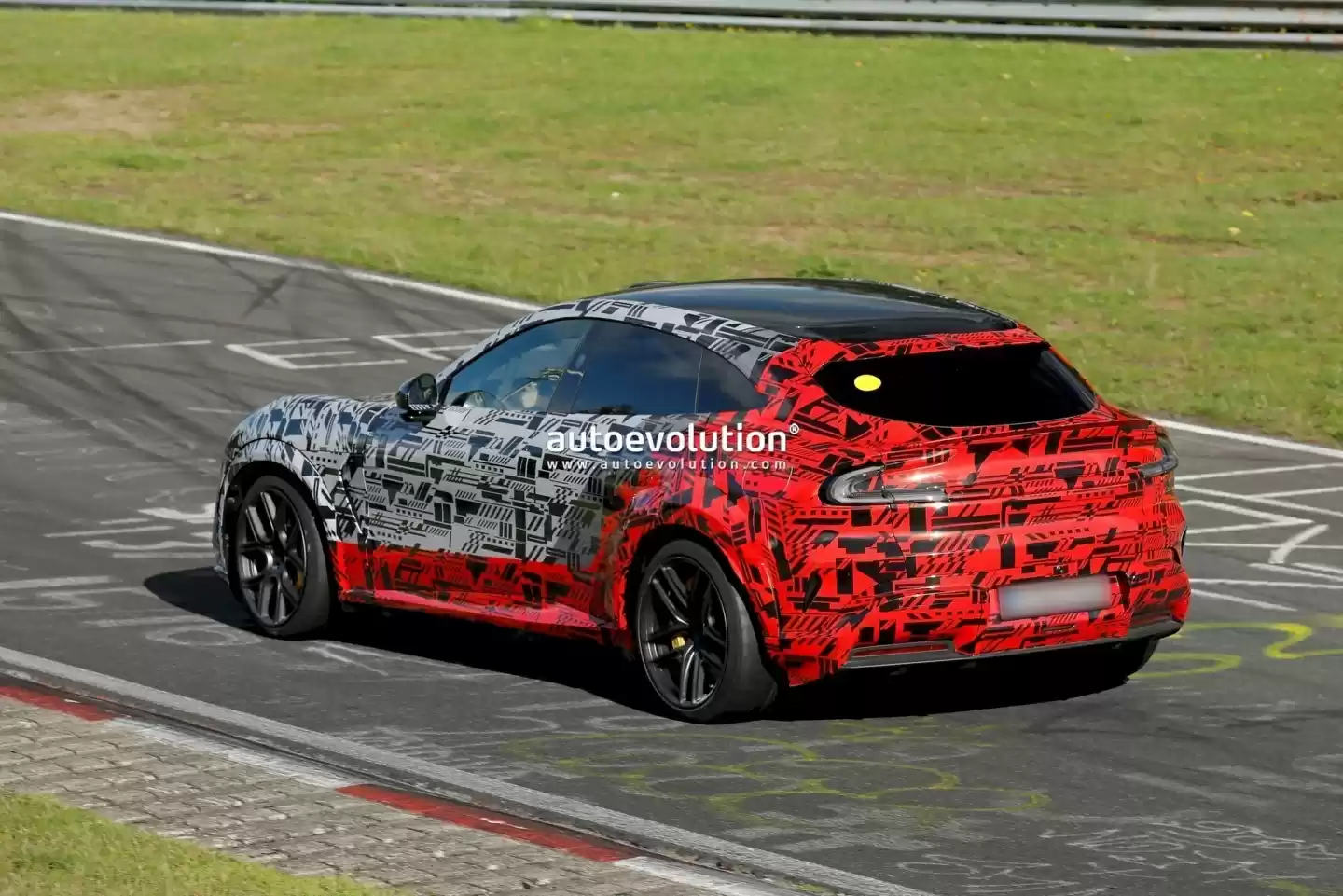 有望命名 YU7 GT ,小米 YU7 高性能版纽北测试更多信息曝光