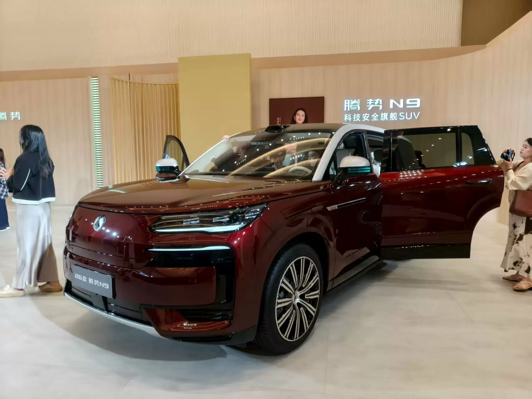 腾势N9外观展示