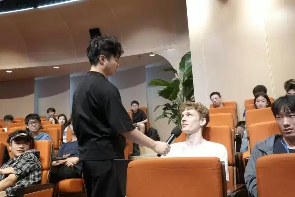 AI视觉技术在艺术展览中的应用