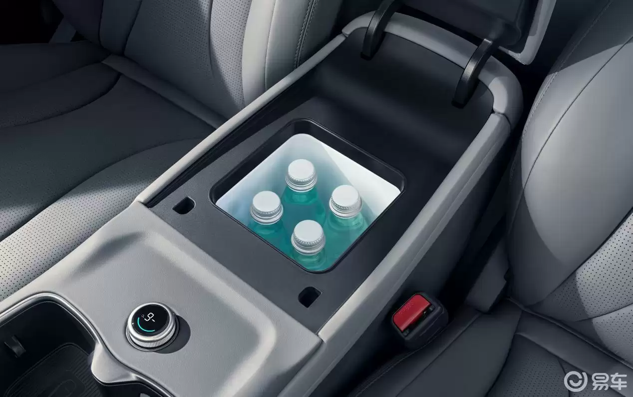 海豹07DM-i内饰展示