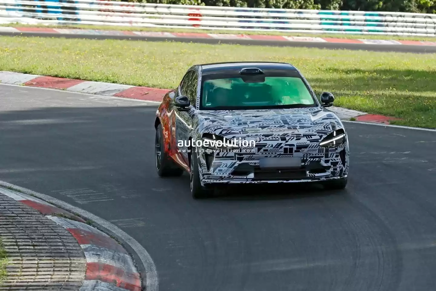 小米伪装测试车