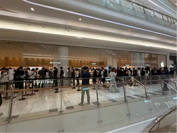 深圳宝安壹方城苹果直营店