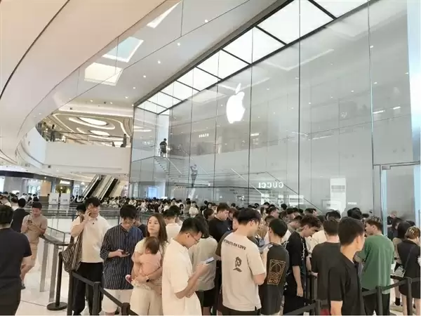 广州天环广场苹果直营店