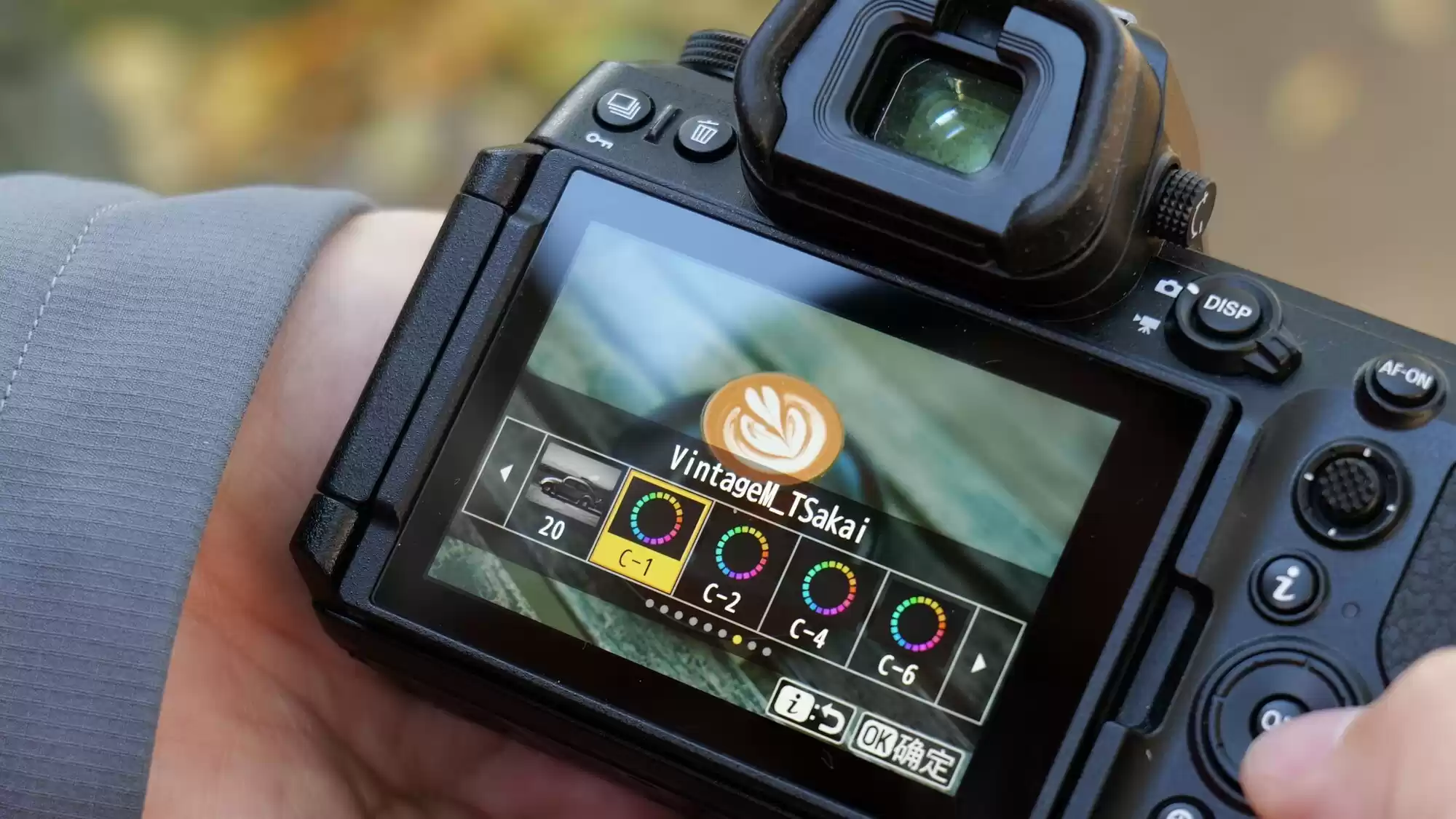 尼康云创里复古色调的色彩方案适合哪些拍摄主题？