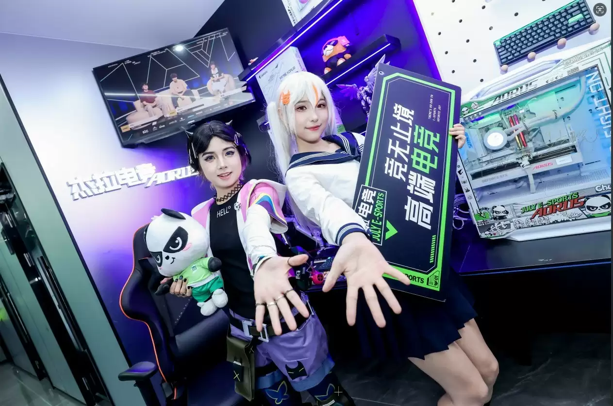 技嘉科技×杰拉电竞联名店盛大开业