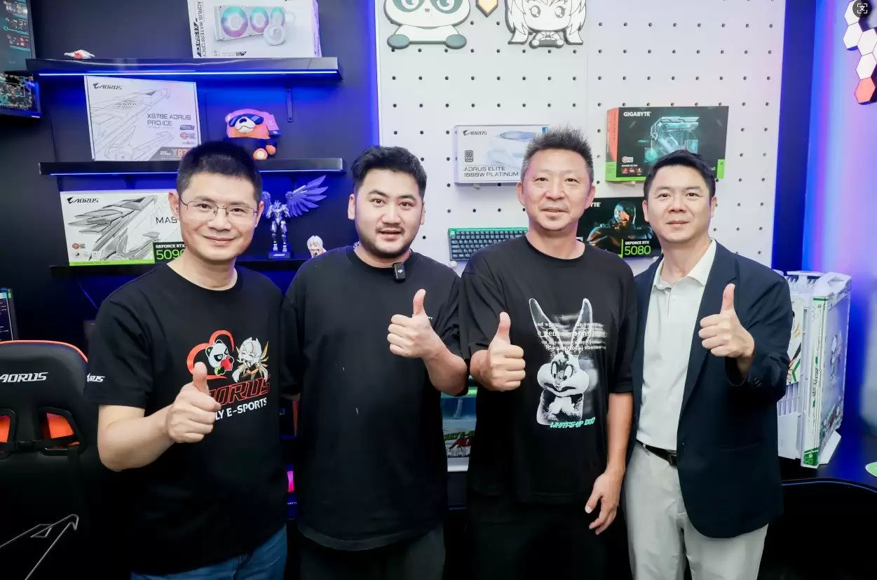 技嘉科技×杰拉电竞联名店盛大开业