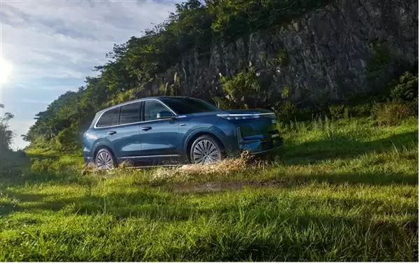 17.38万的大六座SUV 吉利用银河M9敲碎了友商的心