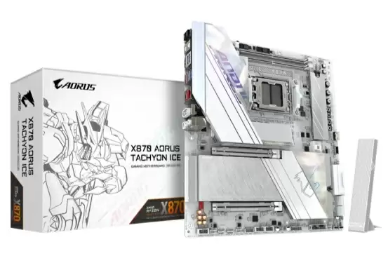 X870钛冰雕主板特写