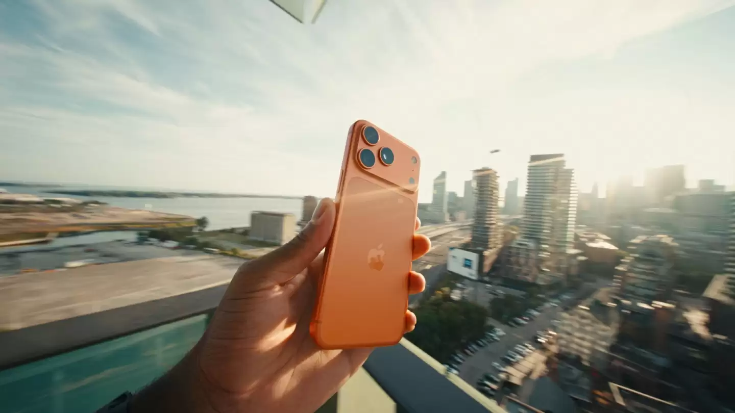 首批苹果 iPhone 17 / Pro 系列已送达用户，部分网友已晒出开箱图