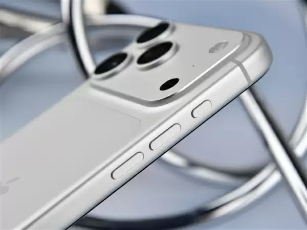 iPhone 17 Pro上手:性能依旧是王者