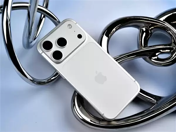 iPhone 17 Pro上手:性能依旧是王者