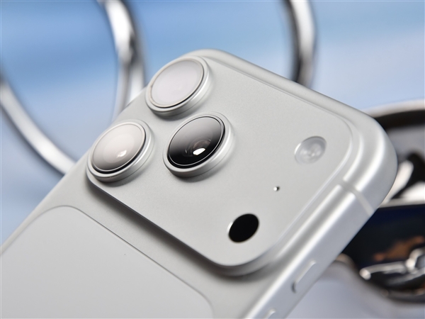 iPhone 17 Pro上手：性能依旧是王者