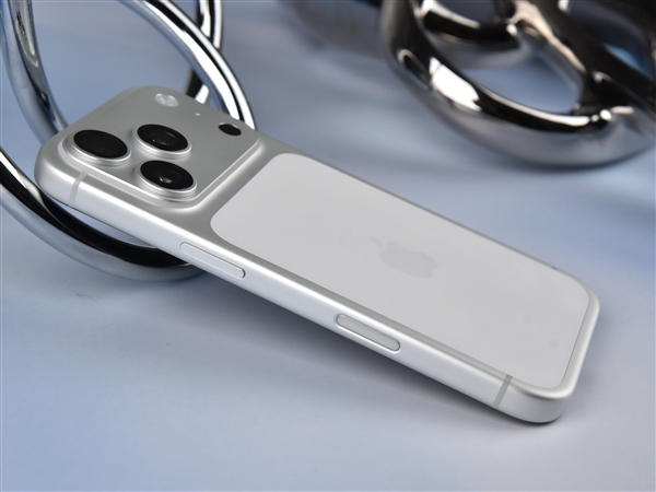 iPhone 17 Pro上手：性能依旧是王者